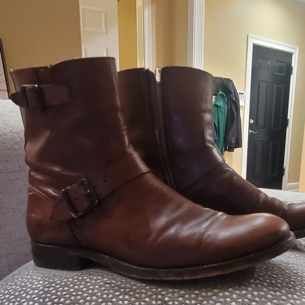 Frye Engineer men's short boots size 9